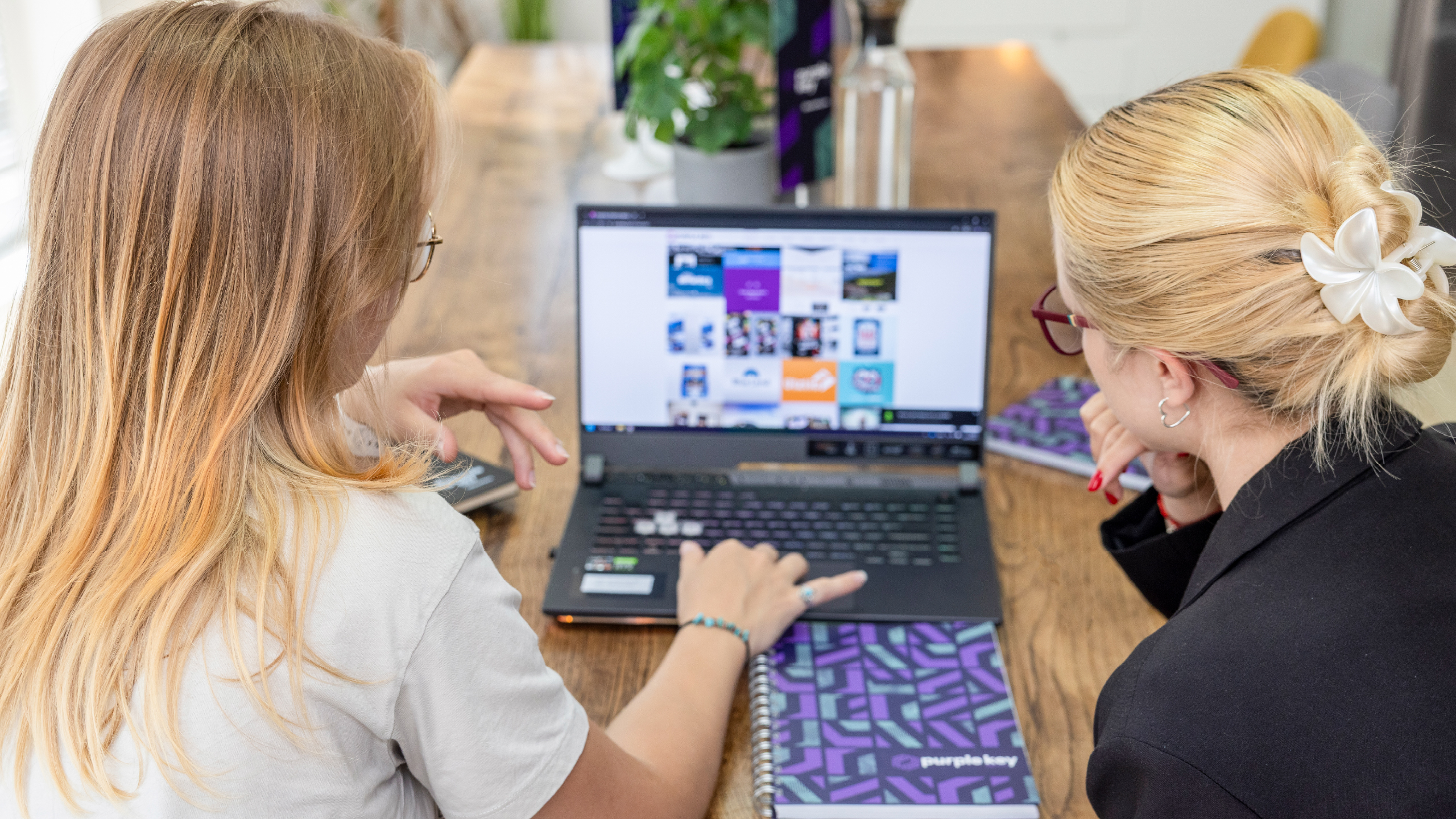 PK Office Images 2560x1440px