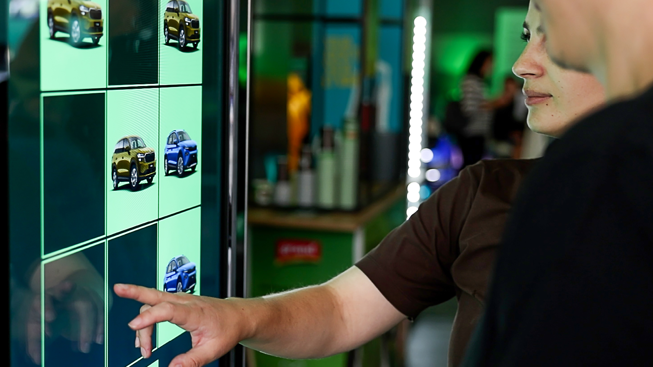 Social Skoda BiH 02 2560x1440px Page Carousel